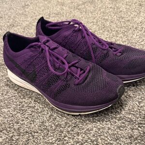 Nike Flyknit Trainer Plum
